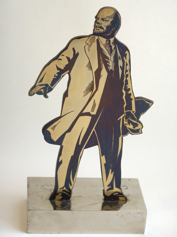 Сувенир настольный с фигурой В. И. Ленина в полный рост